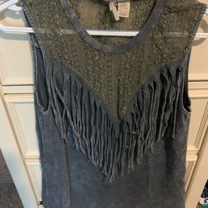 Gimmicks sleeveless fringe shirt Sz XL